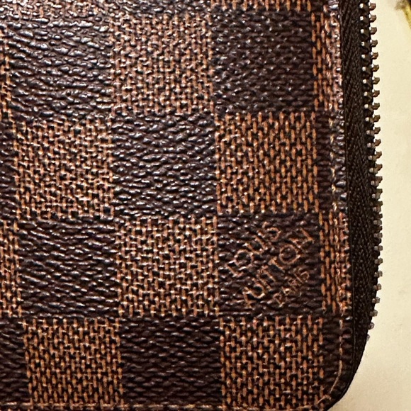 OFFER NOW Louis Vuitton Damier Ebene zippered wallet GUC minus outside zipper - Picture 11 of 12